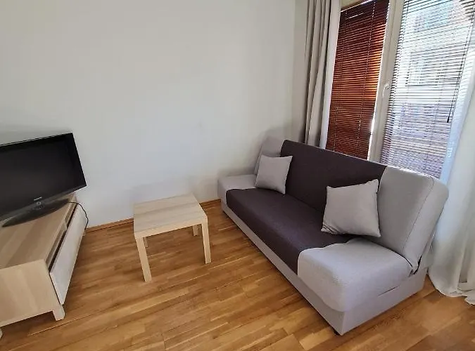 Spacious In Center *